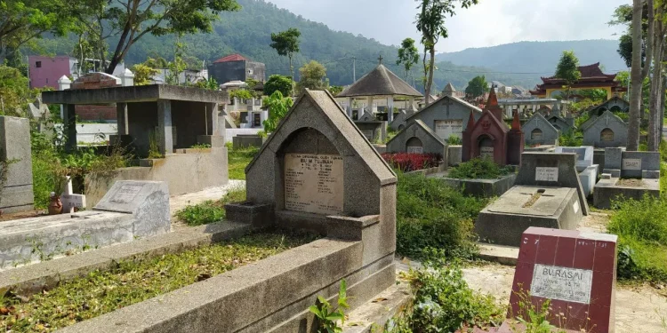 Lahan makam umat kristiani di Kota Batu menyusut
