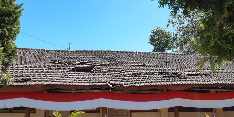 sekolah rusak
