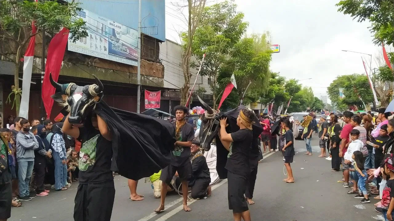 karnaval 1.000 bantengan