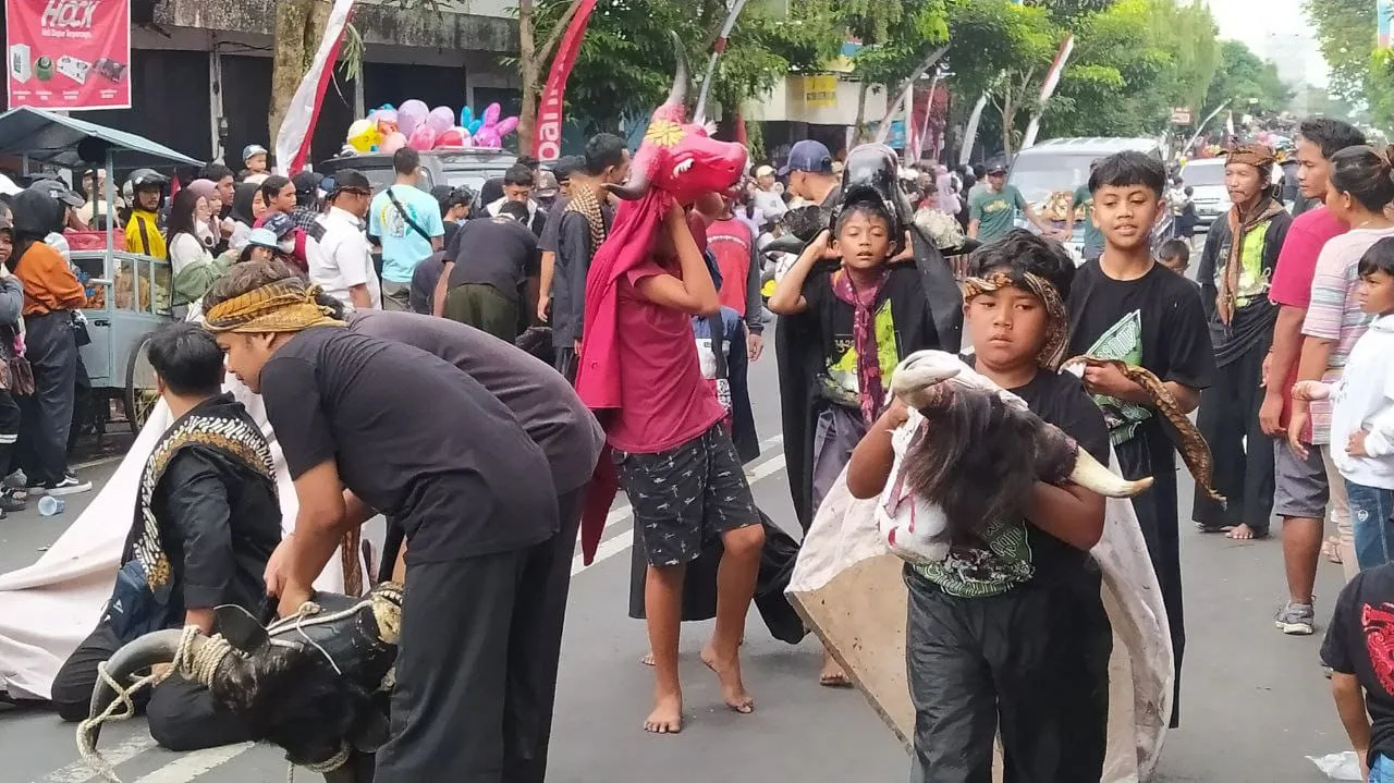 karnaval 1.000 bantengan