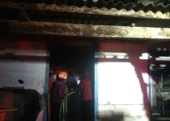 rumah terbakar