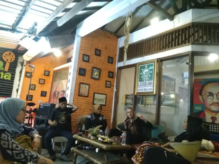 tugumalang lesbumi
