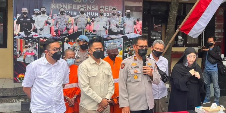 Polresta Malang Kota mengungkap kasus perjudian online di Kota Malang. Foto: M Sholeh