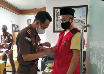 kejari batu lepaskan pencuri motor bekas