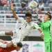 Pemain Timnas Timor Leste berduel dengan pemain Timnas Hongkong pada pertandingan Kualifikasi AFC U-20 Uzbekistan 2023.