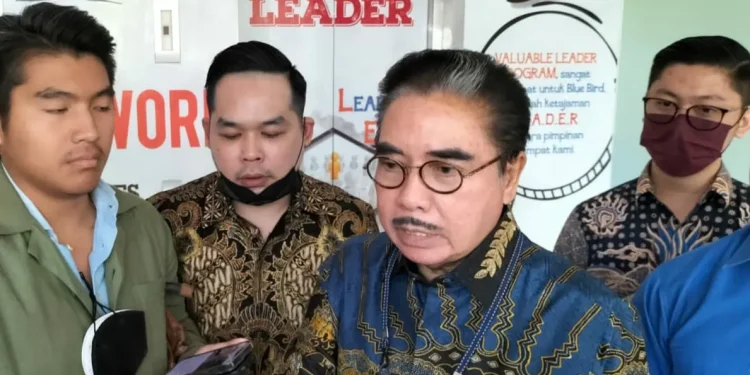 Ketua Tim Kuasa Hukum Hotma Sitompul saat berkunjung ke SMA SPI Kota Batu.