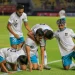 Sujud Syukur para pemain Timnas Indonesia yang berhasil mencetak gol pertama Oleh Rabbani Tasnim Siddiq dalam laga FC Asian Cup U-20 Qualifiers di Stadion Gelora Bung Tomo, Surabaya, Jum’at (16/9/2022).
