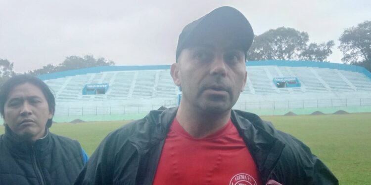 Pelatih Arema FC, Javier Roca.