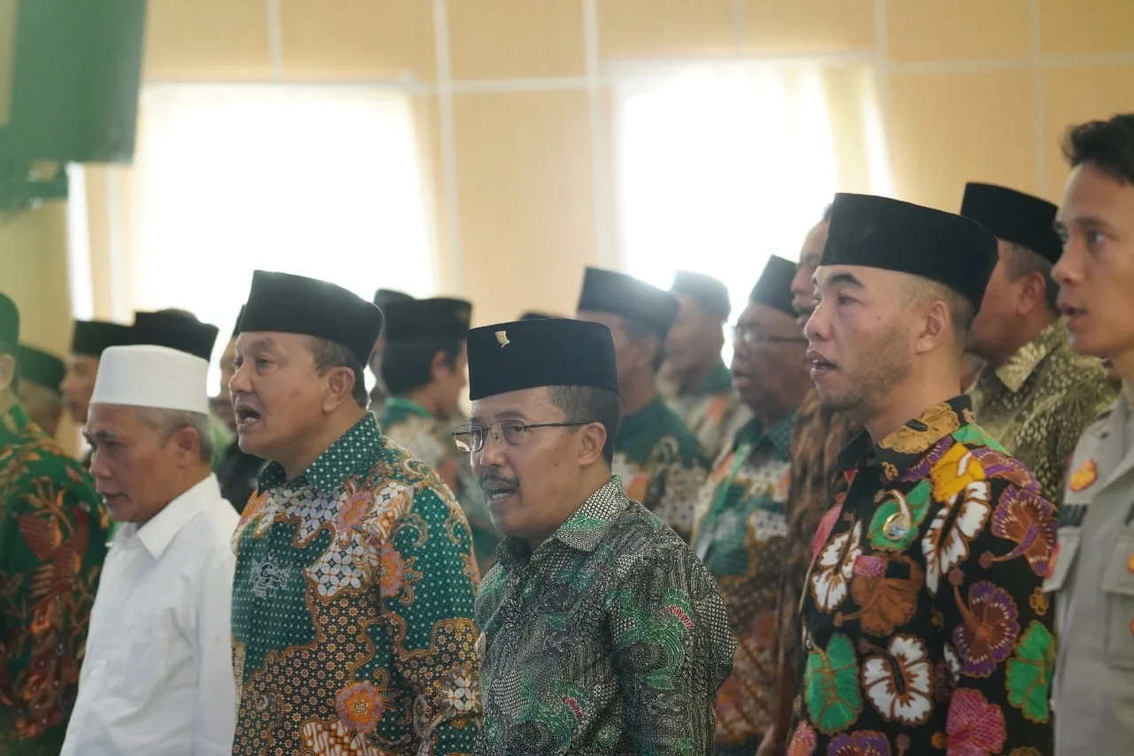 Wakil Wali Kota Batu Punjul Santoso bersama Ketua PCNU Kota Batu Budiono dan Ketua DPRS Kota Batu Asmadi saat hadir di Konferensi Cabang V Nahdlatul Ulama Kota Batu, masa khidmat 2022-2027, Selasa (27/9/2022).