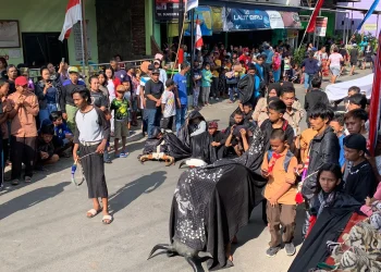 Antusiasme warga berpartisipasi dalam pameran 'Pekikan Sastra' milik DMF Sastra UM.