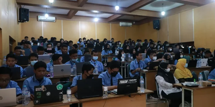 Kegiatan Bootcamp yang digelar Jagoan.Cloud dan Utter Academy bersama siswa/siswi SMKN 4 Malang untk meningkatkan skil teknologinya.