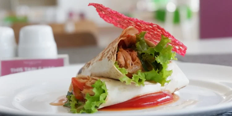 Sajian kuliner khas Meksiko bernama El Burrito di Fave Hotel Malang.