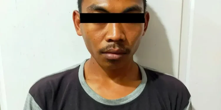 Terduga pelaku begal motor M (29) setelah diamankan oleh Polres Malang.
