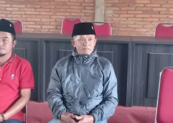 Kepala Desa Bringin, Teguh Patriajati (jaket abu-abu). Foto/Aisyah
