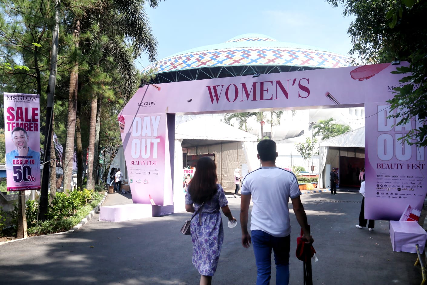 Pintu gerbang menuju acara Women’s Day Out (WDO). 