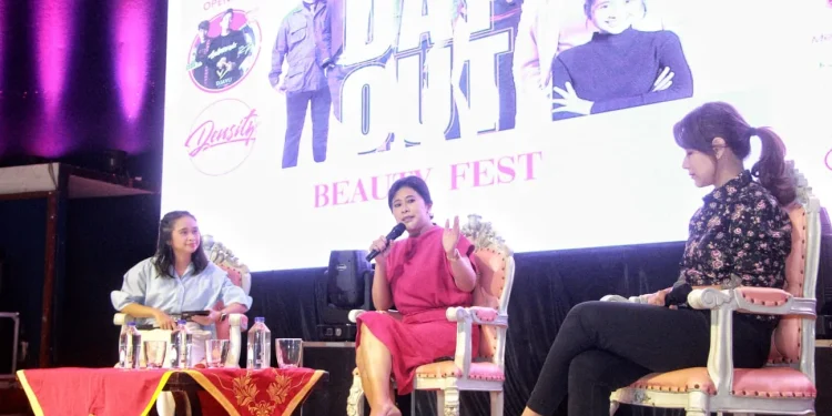 Dari kiri: Gritte Agatha sebagai moderator, Puspita Anggraeni Bisnis Properti WIKA Realty, Risa Santoso Rektor Institut Teknologi dan Bisnis ASIA Malang.