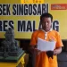 Terduga pelaku saat membacakan permintaan maaf.