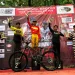 Atlet Downhill Kota Batu, Pandu Satrio Perkasa saat mengangkat tropi medali emas di Jatim Downhill Series 2022.