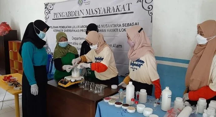 Demo pembuatan lulur aromatik khas nusantara.