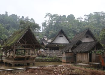 kampung adat tasikmalaya