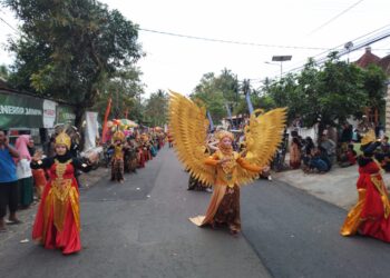 kirab seni budaya Desa kalipare Kabupaten Malang