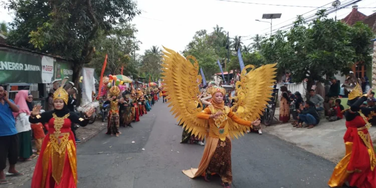 kirab seni budaya Desa kalipare Kabupaten Malang