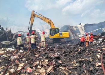 kebakaran Pabrik Kertas di Wagir