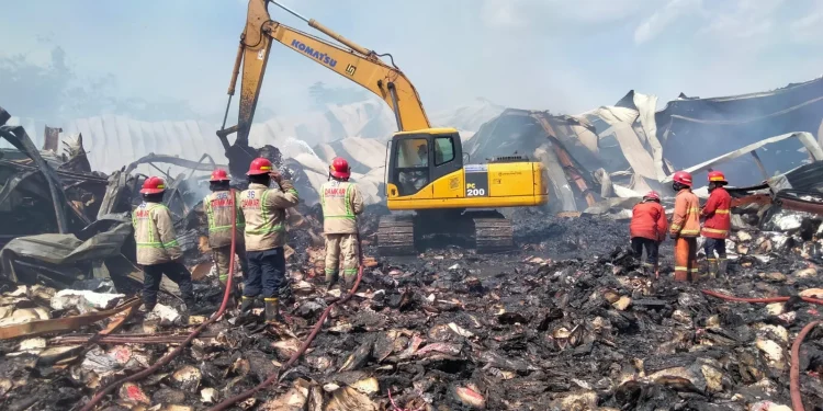 kebakaran Pabrik Kertas di Wagir