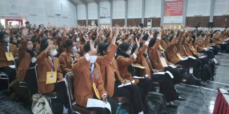 Mahasiswa baru Unikama mengikuti PKKMB