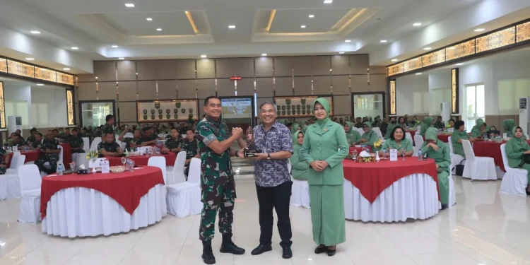 Dr Aqua Dwipayana.