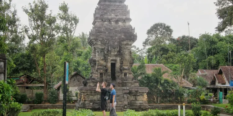 candi kidal - Parade Foto: Dibuka Sejak Januari 2022, Kunjungan Wisata Candi Kidal Masih Rendah
