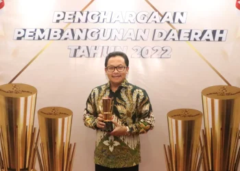 Pemkot Malang terima penghargaan pembangunan daerah