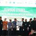 Menteri Pertanian RI Syahrul Yasin Limpo tengah mendapat penghargaan dalam kegiatan Rembug Utama Kelompok Kontak Tani Nelayan Andalan (KTNA) di Kota Batu, Jumat (16/9/2022).