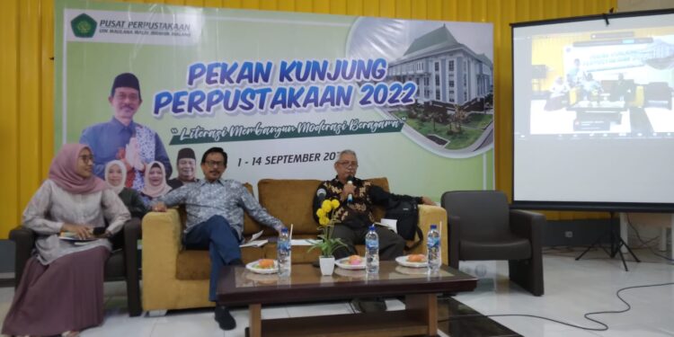 Rektor UIN Malang Prof Dr M Zainuddin MA (tengah).