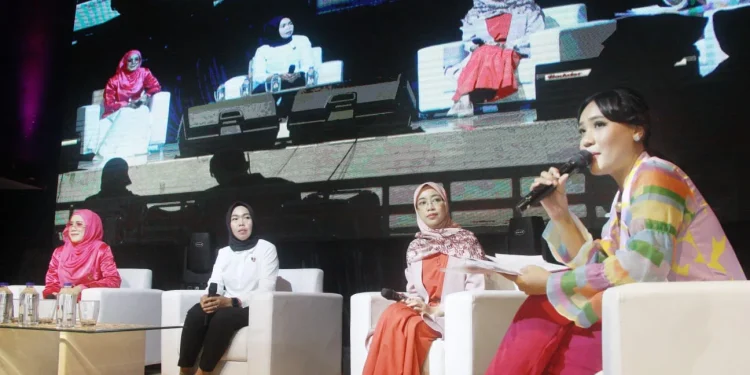 Dari kiri : Dari kiri :Ketua PPLIPI DPC Pasuruan Wiwik Suryani, Kanit PPA Polres Malang, Aipda Nur Leha, HIMPSI Malang Ratih Eka Pertiwi. Foto /Rubianto