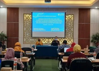 UM,Universitas Negeri Malang - Dosen UM Lakukan Pendampingan Pengembangan Bahan Ajar Kimia Anorganik Dalam Mooc Bagi Mgmp Kimia SMA Kabupaten Malang