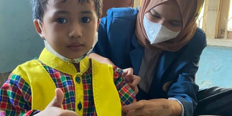 Ilustrasi imunisasi anak di Jawa Timur.