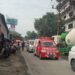 Mobil ambulan relawan berdatangan di RSSA Kota Malang membawa jenazah aremania.