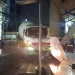 Truk molen yang berjalan sendiri dan menabrak kedai di depan kamar mayat RSSA Malang.
