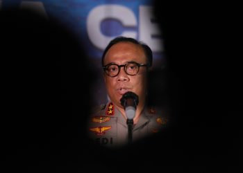Kadiv Humas Polrim Irjen Pol Dedi Prasetyo, saat konferensi pers di Polres Malang, Rabu (5/10/2022).