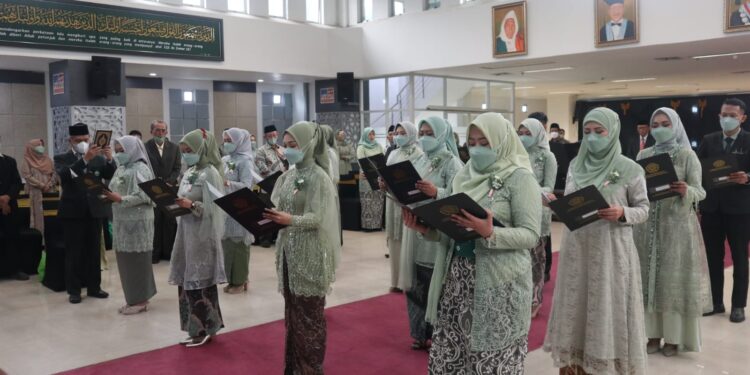 Prosesi sumpah profesi kepada 17 dokter muda dalam Baiat Dokter Muslim ke-31 FK Unisma.
