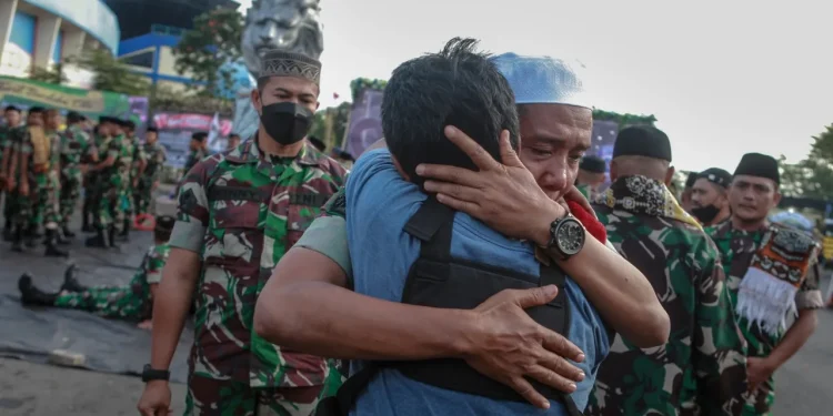 TNI - Foto: TNI Tahlilan dan Doa Bersama di Stadion Kanjuruhan