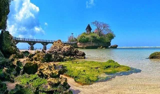 Salah satu pantai di Malang.