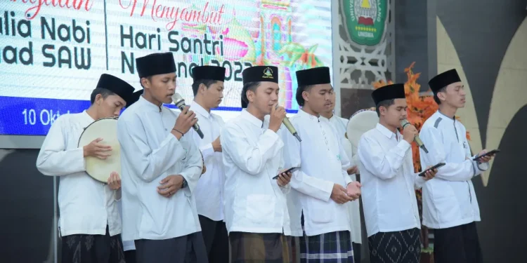 Hadrah di acara peringatan maulid Nabi Muhammad FEB Unisma.