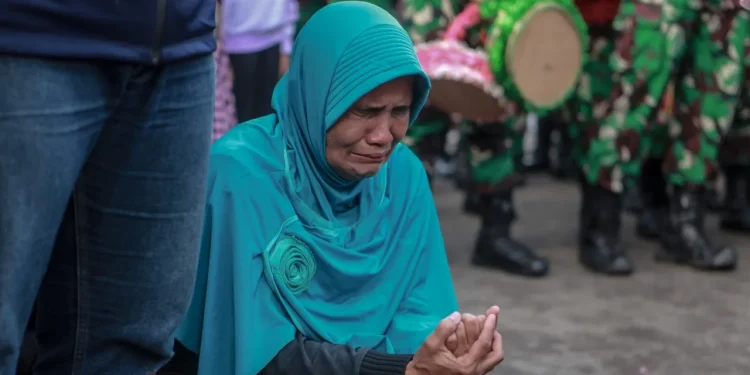 TNI - Foto: TNI Tahlilan dan Doa Bersama di Stadion Kanjuruhan