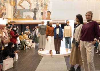 Kolaborasi Wardah denganbrand asal Jepang UNIQLO sebagai Official Make Up Partner untuk inspirasi UNIQLO Modest Wear Fall/Winter 2022.