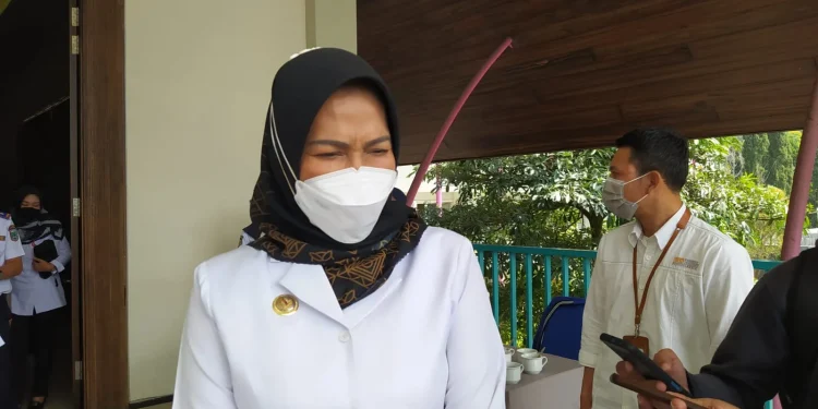Wali Kota Batu Dewanti Rumpoko.