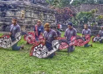 Jaran kepang,Jaran Kepang Malang - Mengenal Jaran Kepang Dhor, Pertunjukan Kesenian Khas Malang