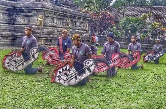 Jaran kepang,Jaran Kepang Malang - Mengenal Jaran Kepang Dhor, Pertunjukan Kesenian Khas Malang
