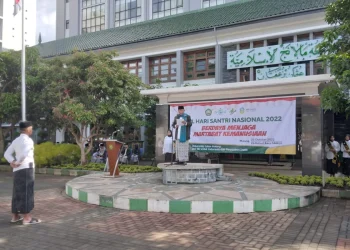 Rektor Unisma Prof Maskuri MSi dalam Apel Hari Santri Nasional 2022 bertajuk "Berdaya Menjaga Martabat Kemanusiaan."